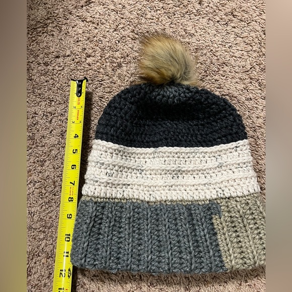 Winter hat - Picture 4 of 4